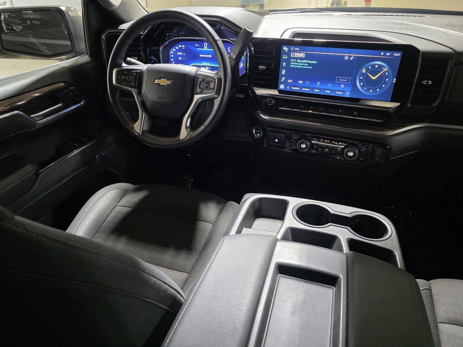 Used 2025 Chevrolet Silverado 1500 LT AWD/4WD image 21