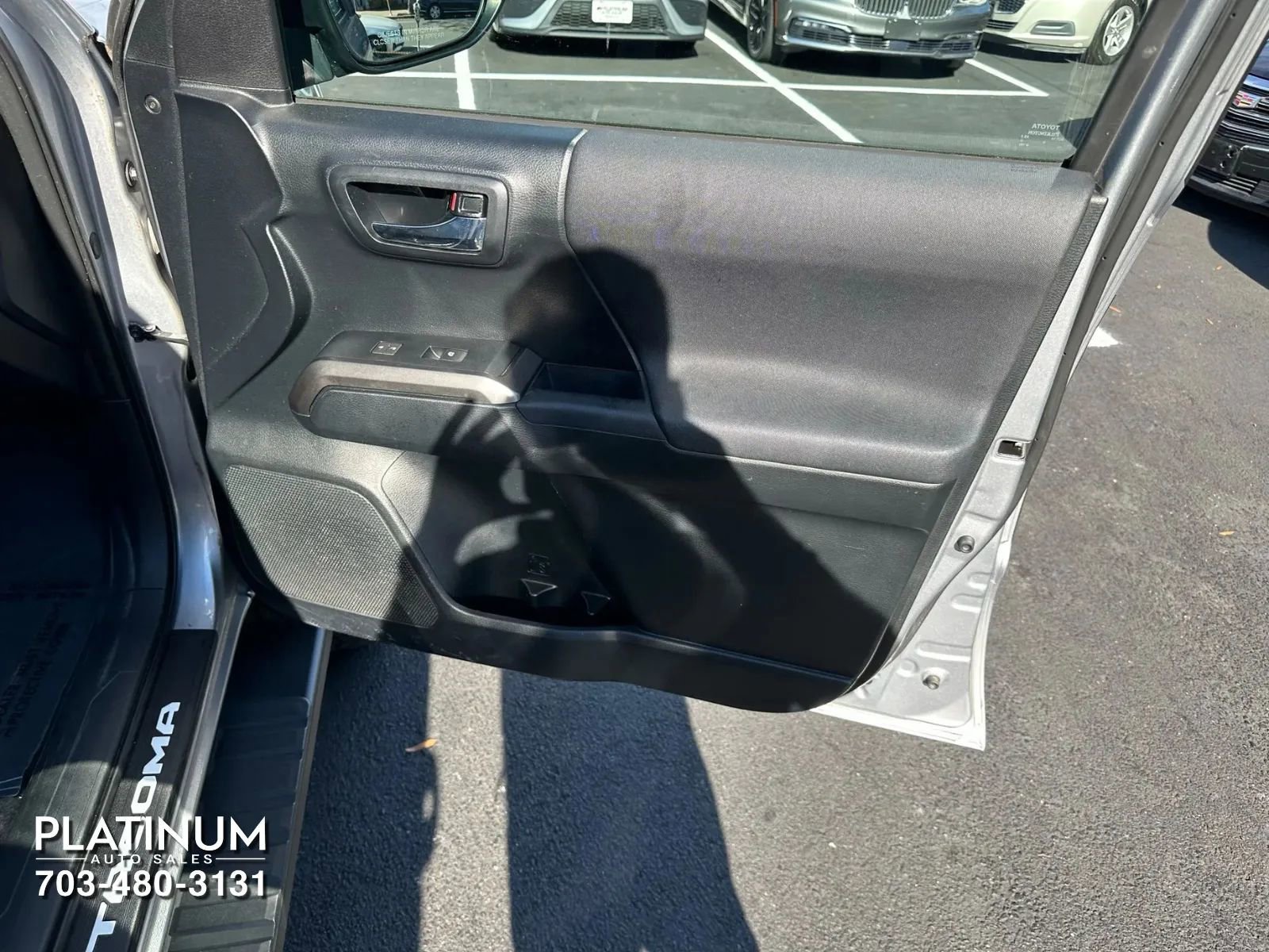 Used 2017 Toyota Tacoma TRD Off-Road image 15