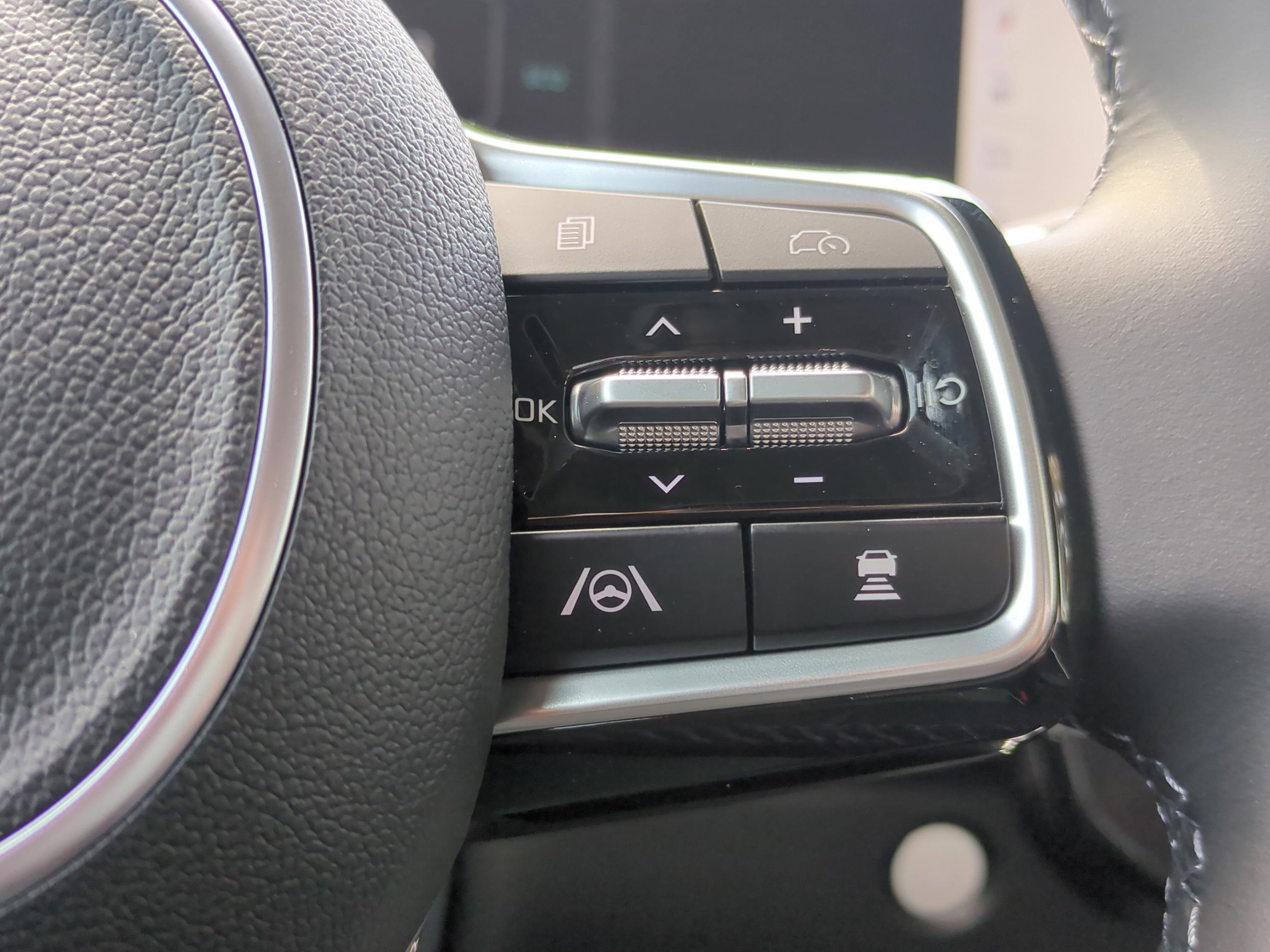 New 2026 Kia Carnival SX FWD image 26