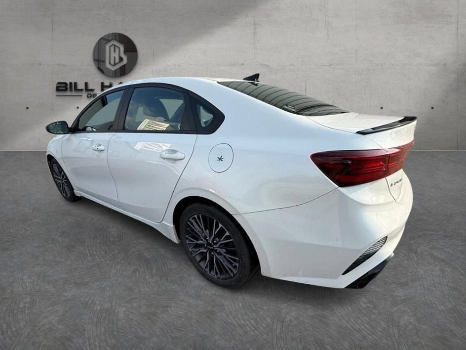 Used 2023 Kia Forte GT-Line w/ GT-Line Premium Package FWD image 3