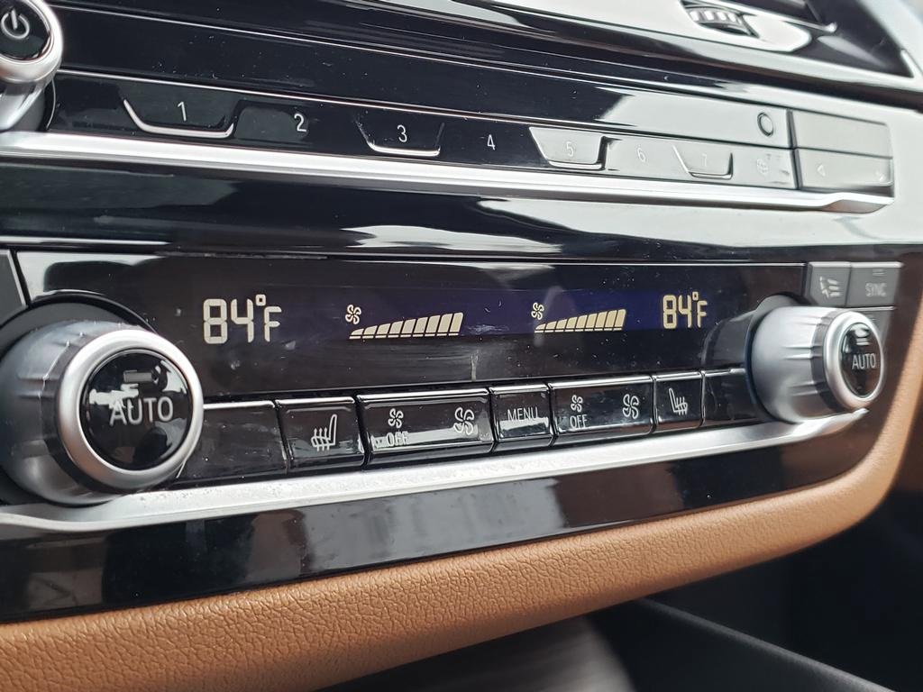 Used 2022 BMW 530i xDrive w/ Convenience Package image 21