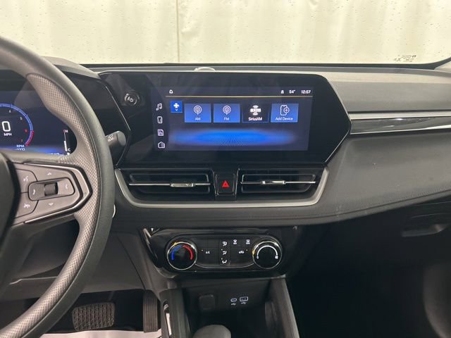 Used 2025 Chevrolet TrailBlazer LT AWD/4WD image 17