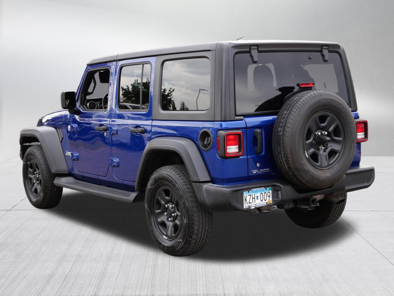 Used 2018 Jeep Wrangler Unlimited Sport AWD/4WD image 5