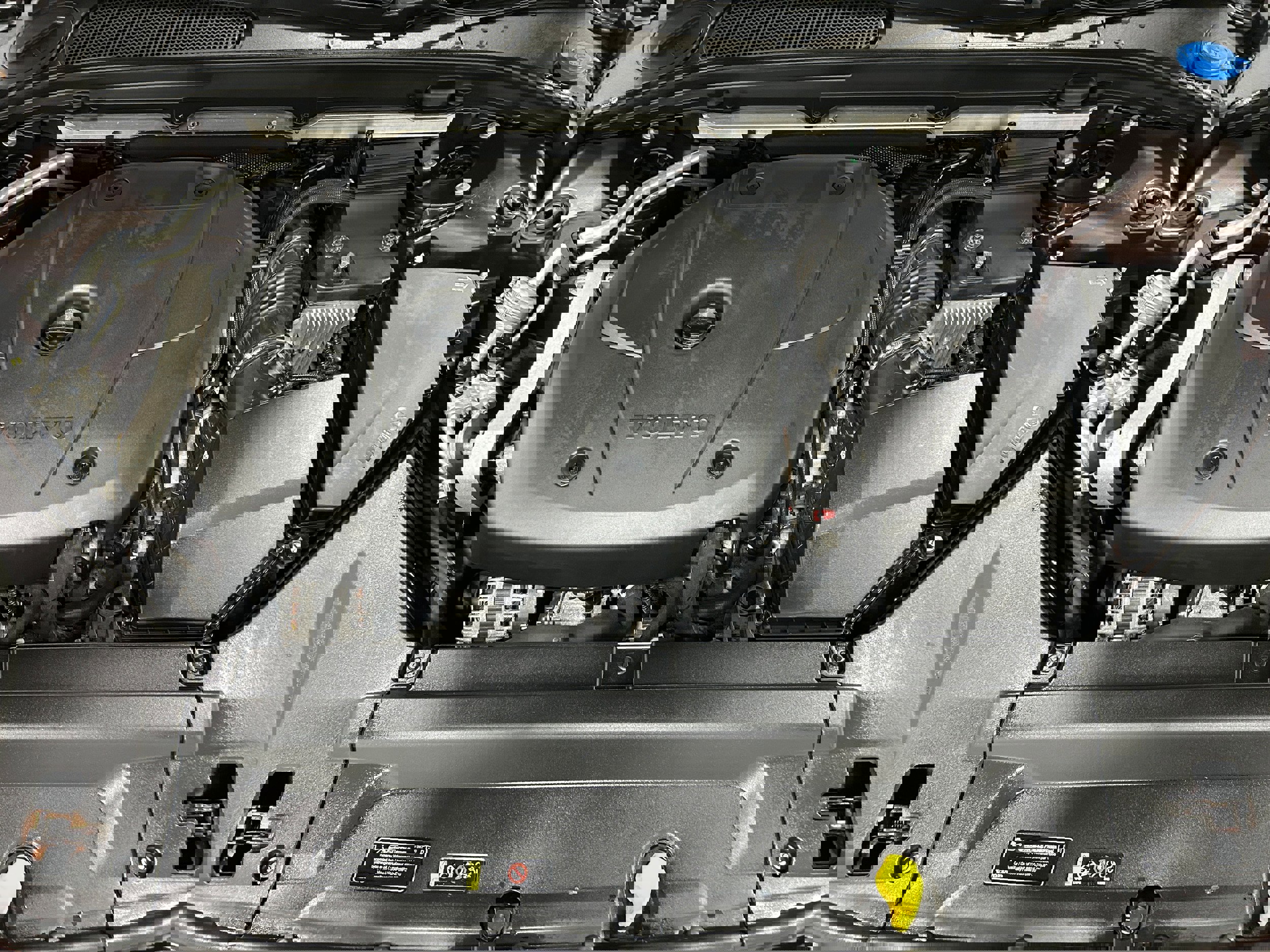 Used 2017 Volvo V90 T6 Cross Country image 17