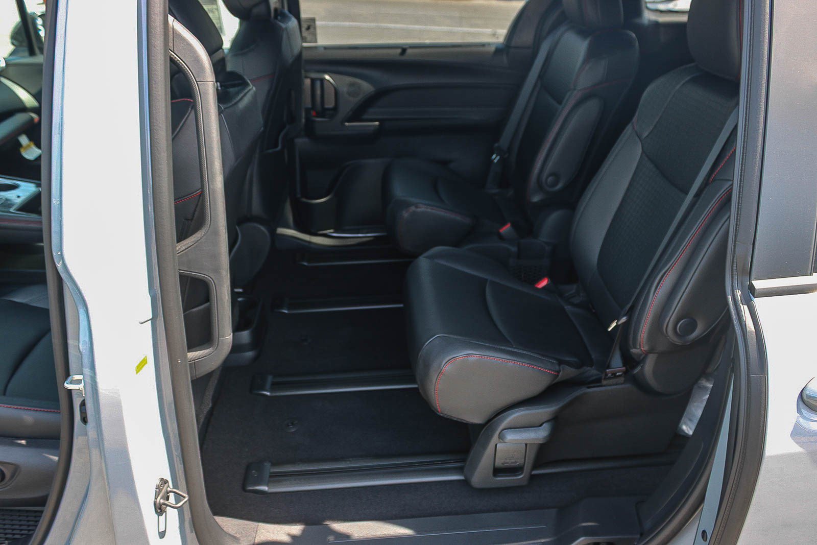 New 2026 Toyota Sienna XSE FWD image 21