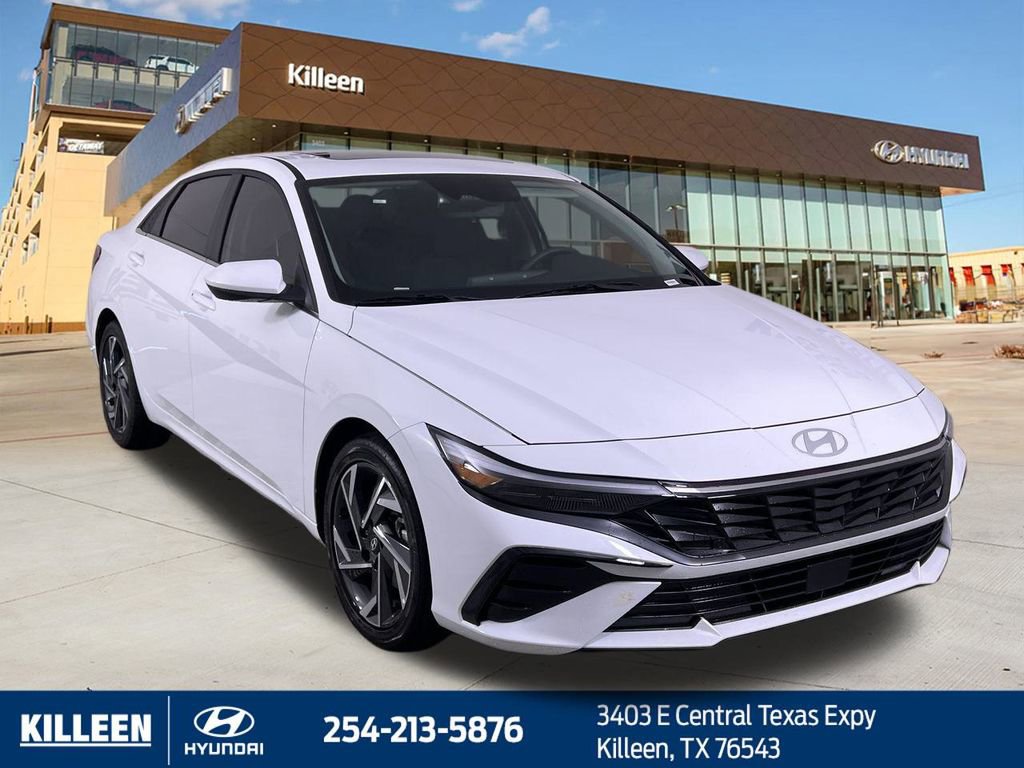 Used 2025 Hyundai Elantra SEL image 11
