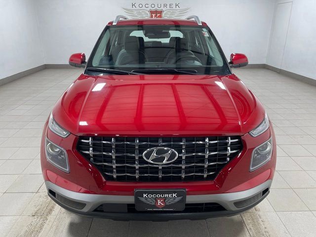 Used 2023 Hyundai Venue Limited image 2