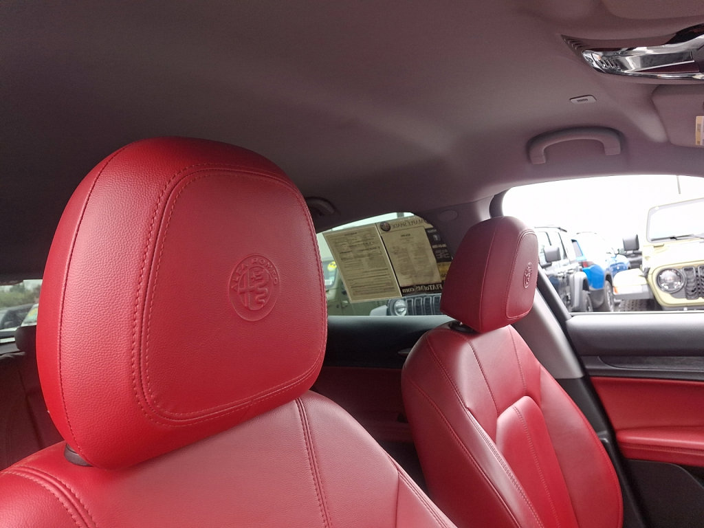 Used 2020 Alfa Romeo Stelvio RWD image 13