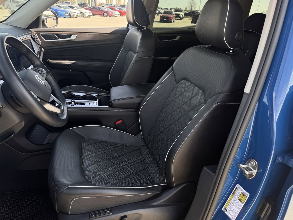 Used 2025 Volkswagen Atlas SEL Premium R-Line image 27