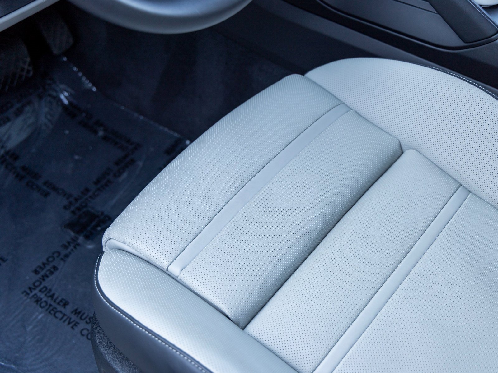 Certified 2025 Porsche Cayenne image 28