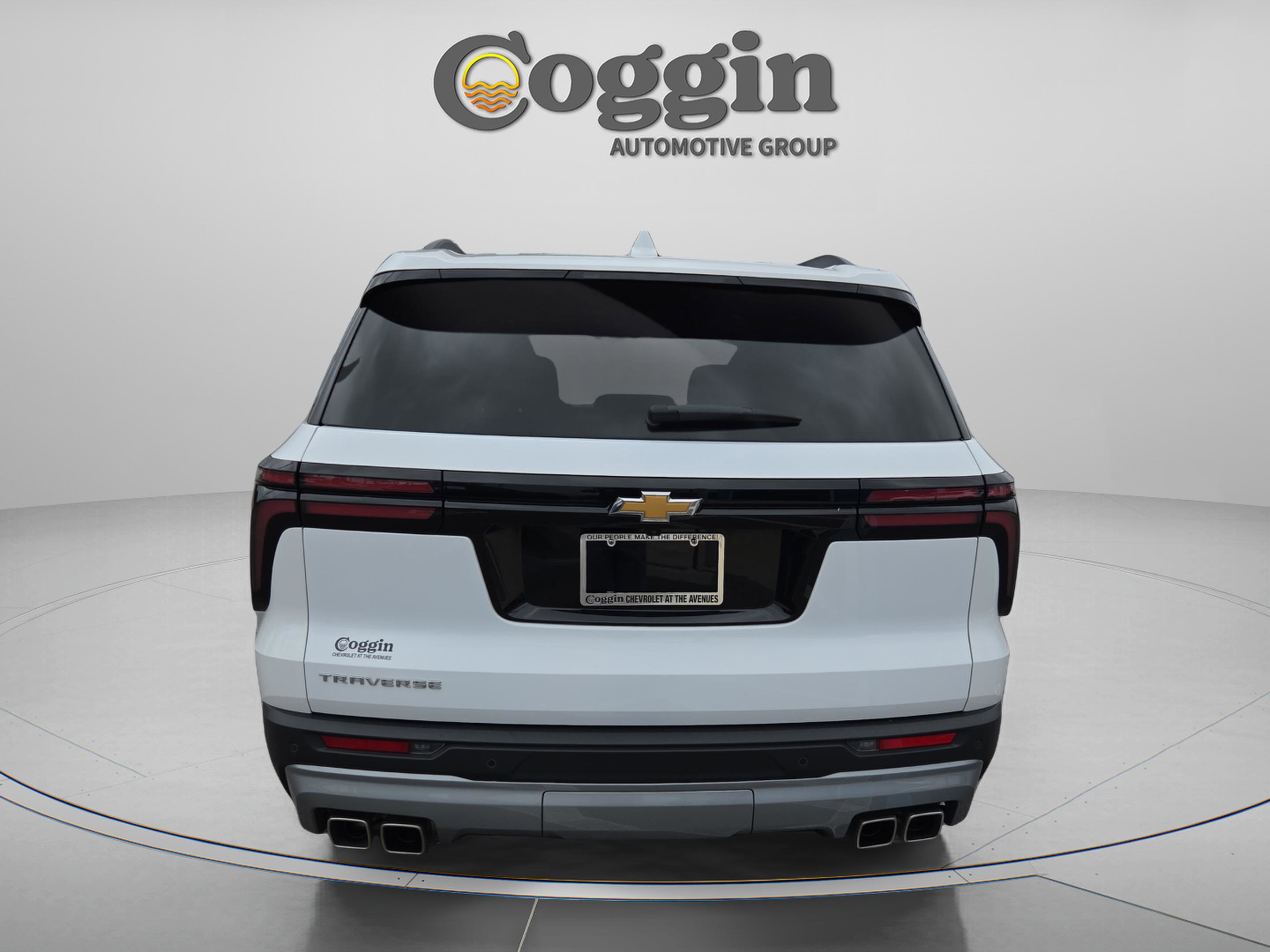 Used 2025 Chevrolet Traverse LT w/ Sun and Wheel Package FWD image 4