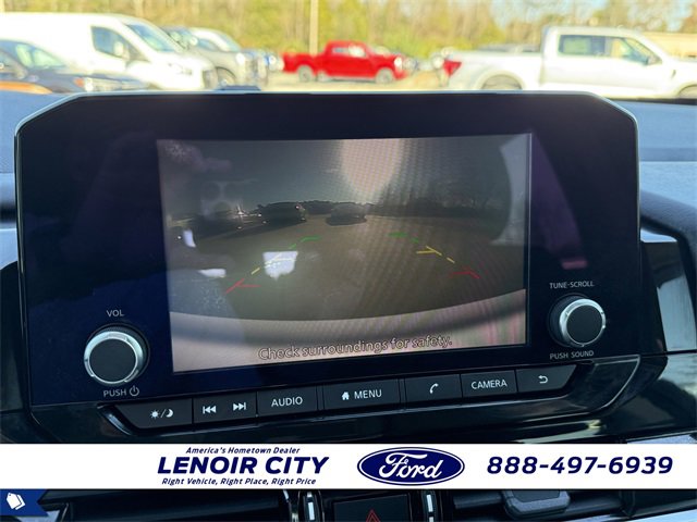 Used 2022 Nissan Pathfinder SV w/ SV Premium Package image 21