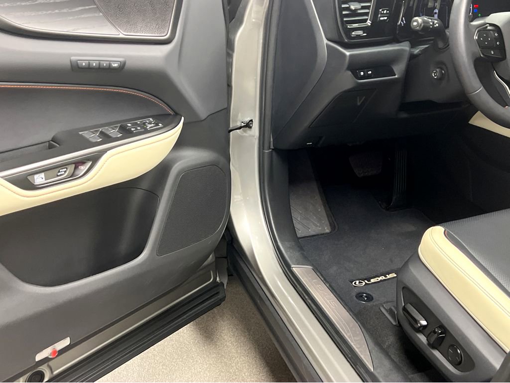 Used 2023 Lexus NX 350 AWD image 8