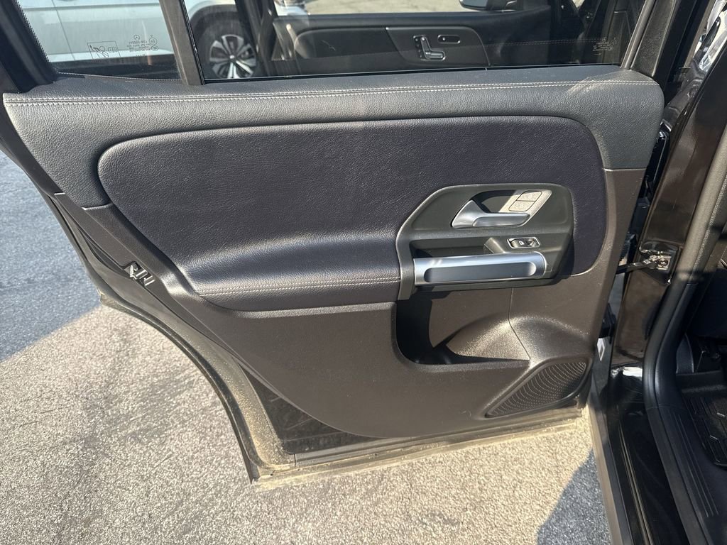 Used 2020 Mercedes-Benz GLB 250 4MATIC w/ Premium Package image 23