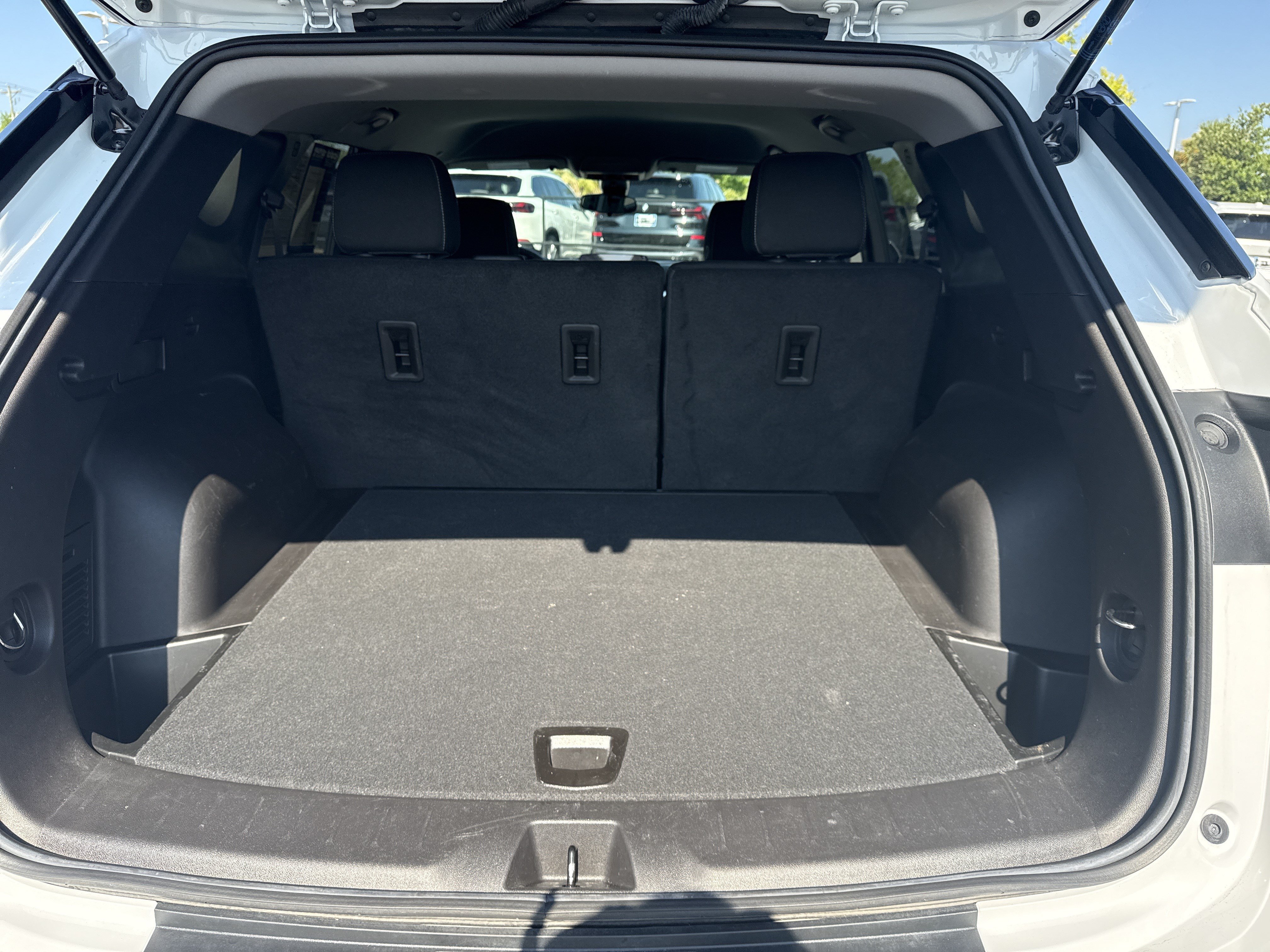 Used 2023 Chevrolet Blazer LT FWD image 30