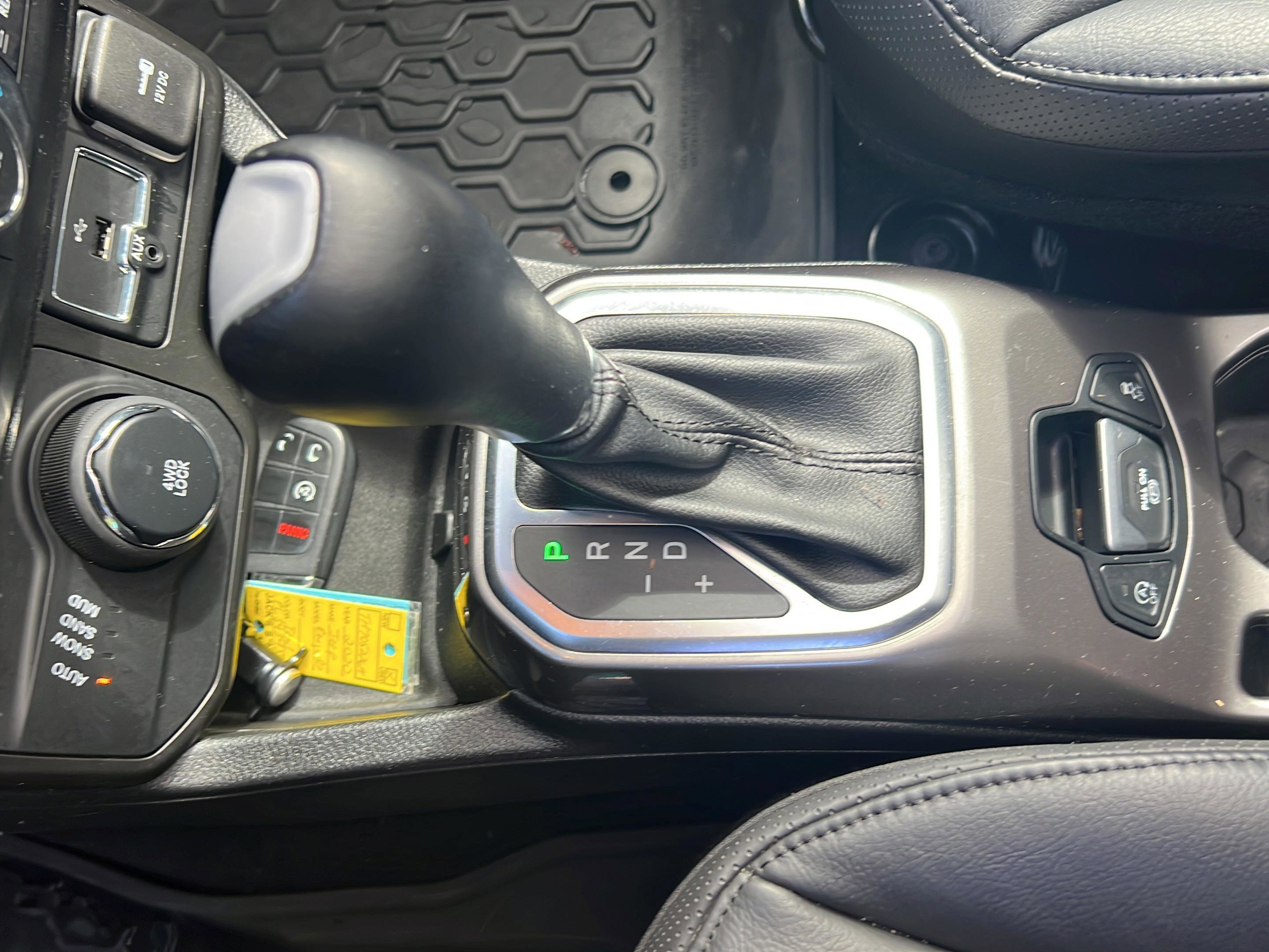 Used 2020 Jeep Renegade Limited w/ UConnect 8.4 Nav Group AWD/4WD image 17