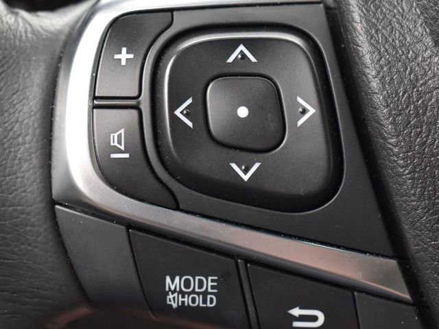 Used 2017 Toyota Camry XSE w/ Moonroof Package FWD image 25