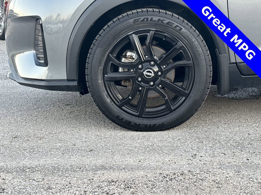 Used 2023 Nissan Kicks SV image 9