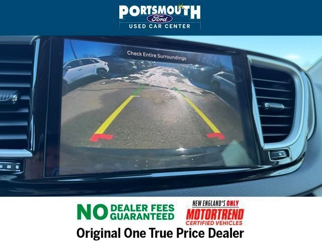 Used 2024 Chrysler Pacifica Touring-L image 11