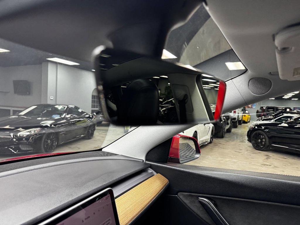 Used 2021 Tesla Model Y Long Range image 28