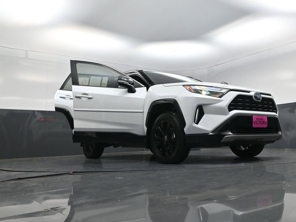Used 2024 Toyota RAV4 XSE image 17