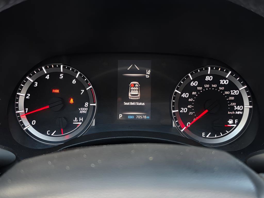 Used 2021 Toyota Highlander LE AWD/4WD image 10