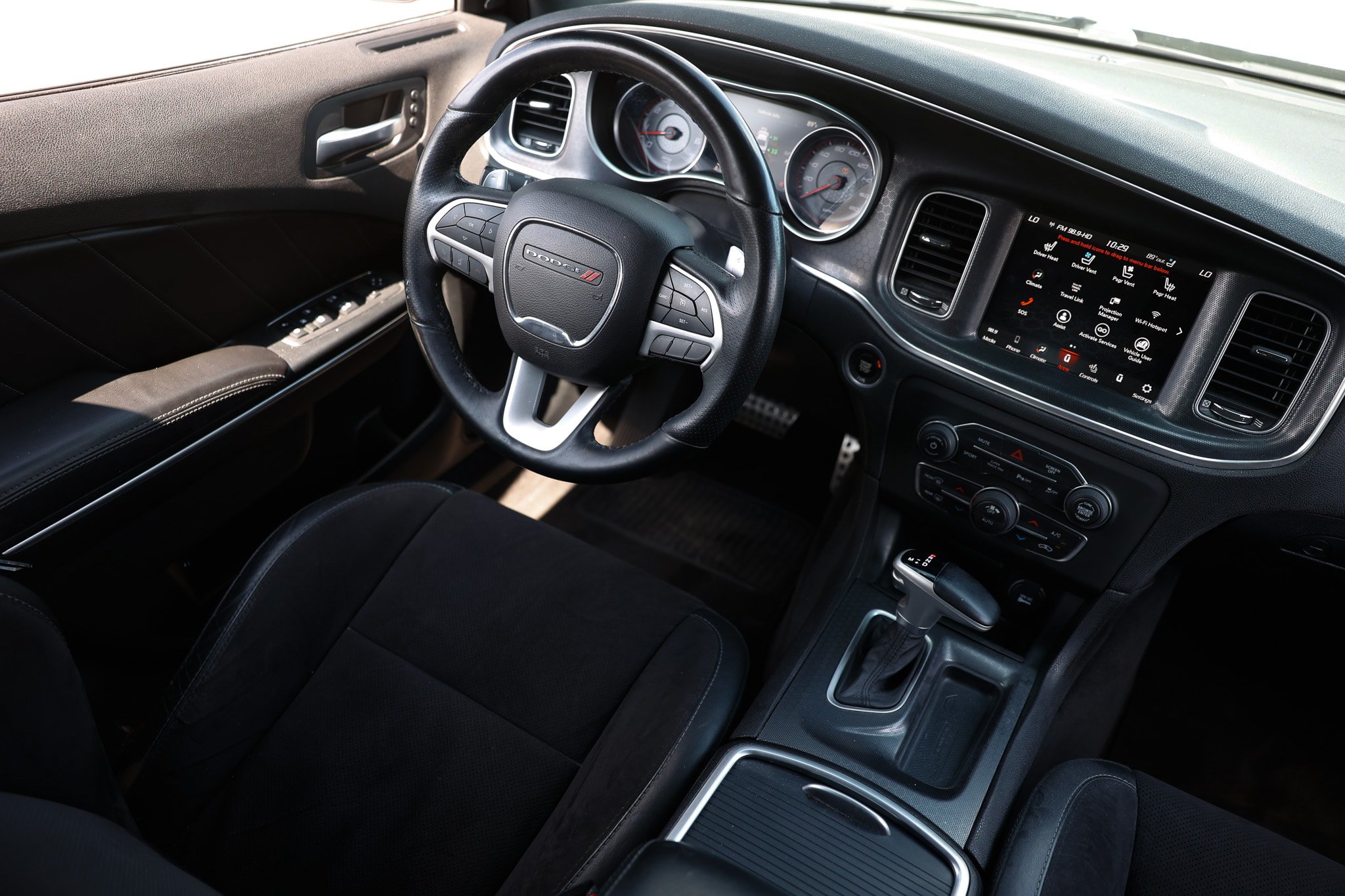 Used 2018 Dodge Charger R/T Scat Pack RWD image 27