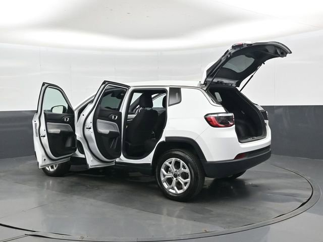 Used 2025 Jeep Compass Sport image 47