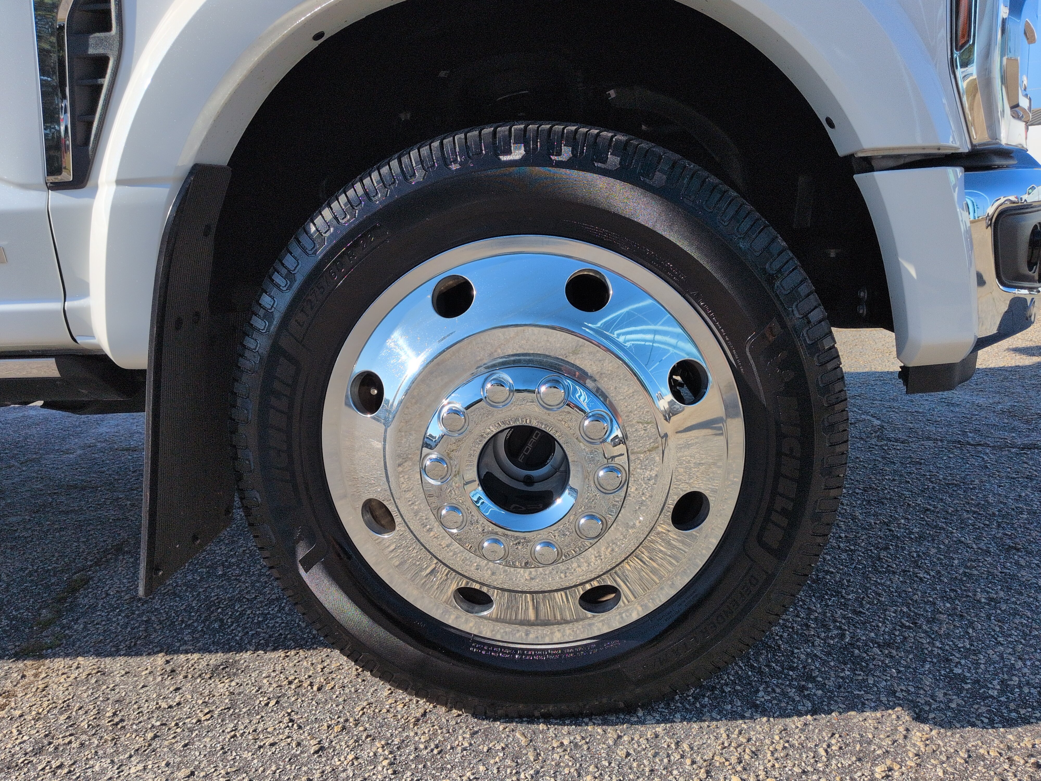 Used 2025 Ford F450 4x4 Crew Cab Super Duty image 9
