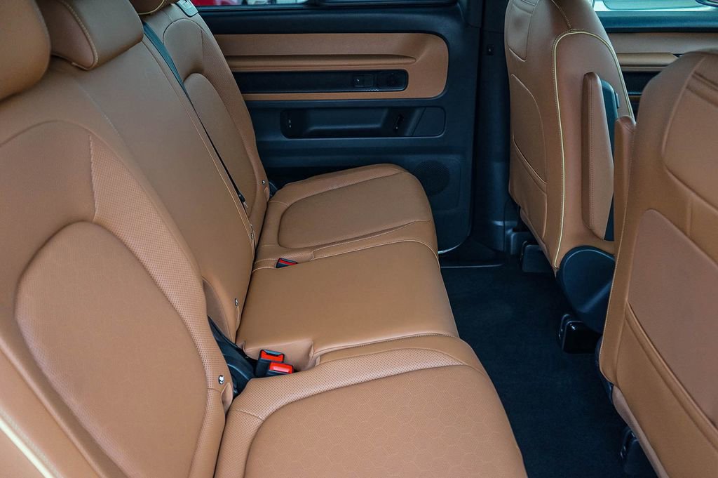 Used 2025 Volkswagen ID. Buzz Pro S RWD image 19