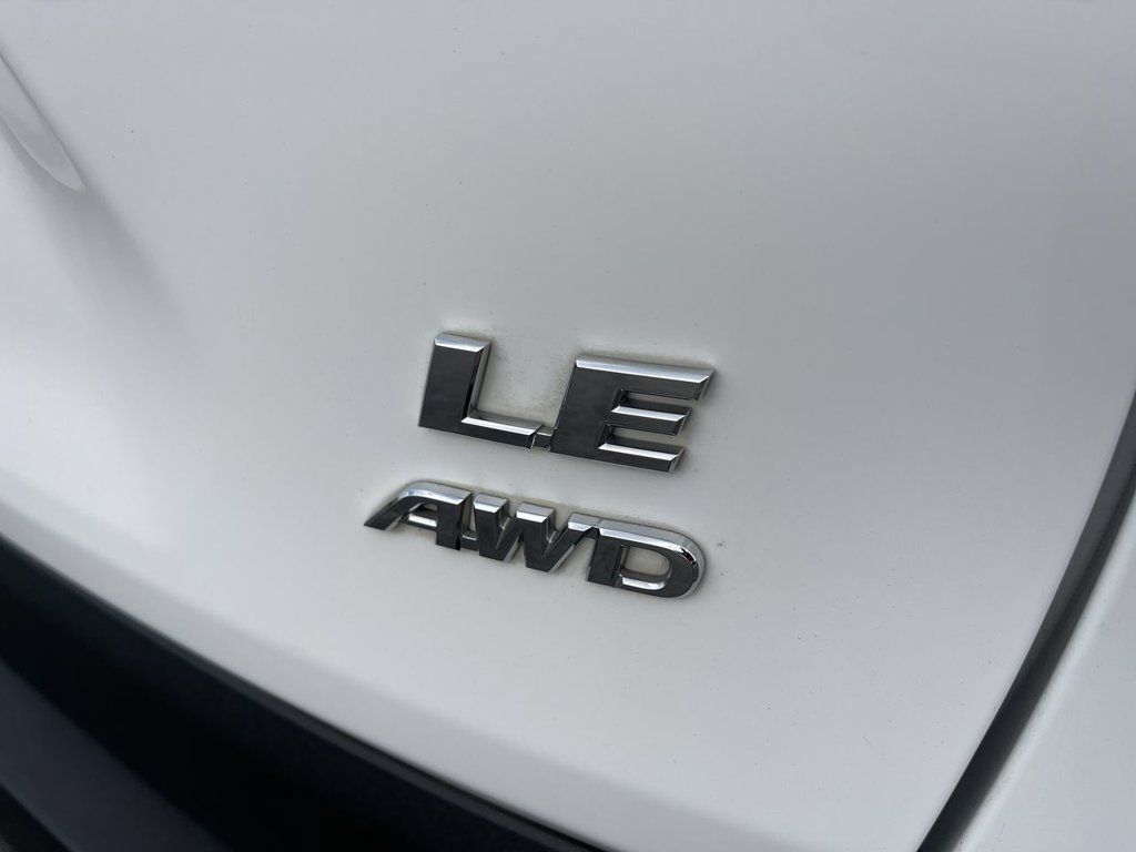 Used 2025 Toyota RAV4 LE AWD/4WD image 8