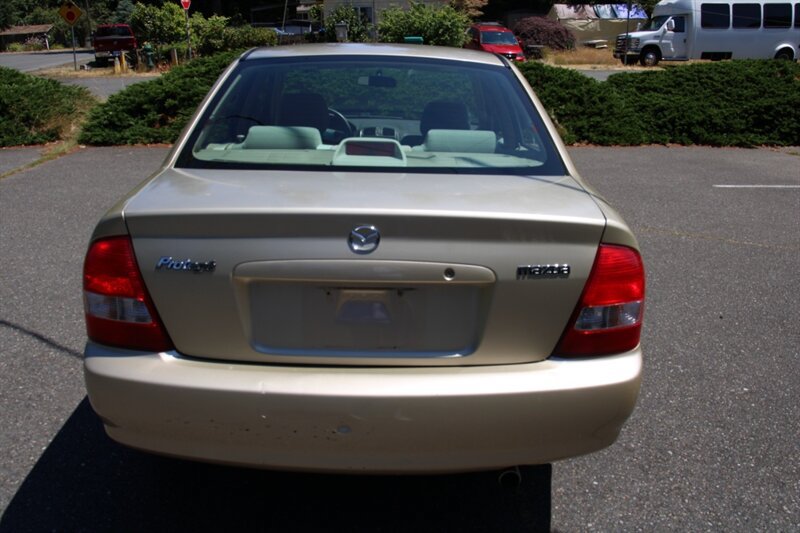 Used 2003 MAZDA Protege FWD image 10