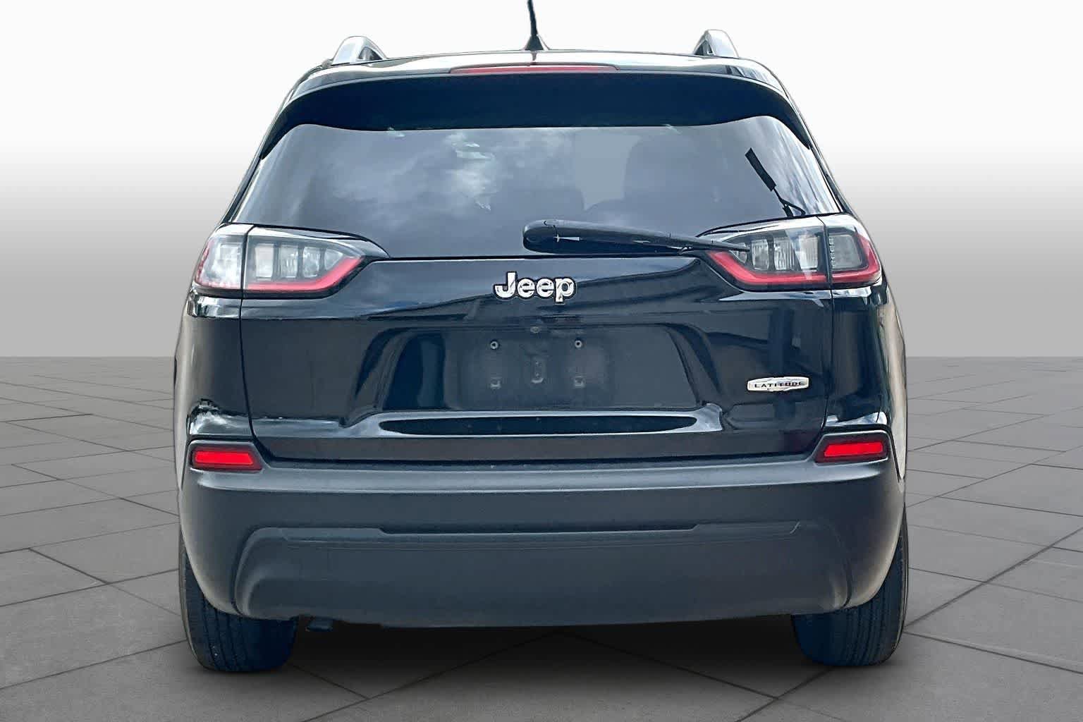 Used 2019 Jeep Cherokee Latitude Plus FWD image 5