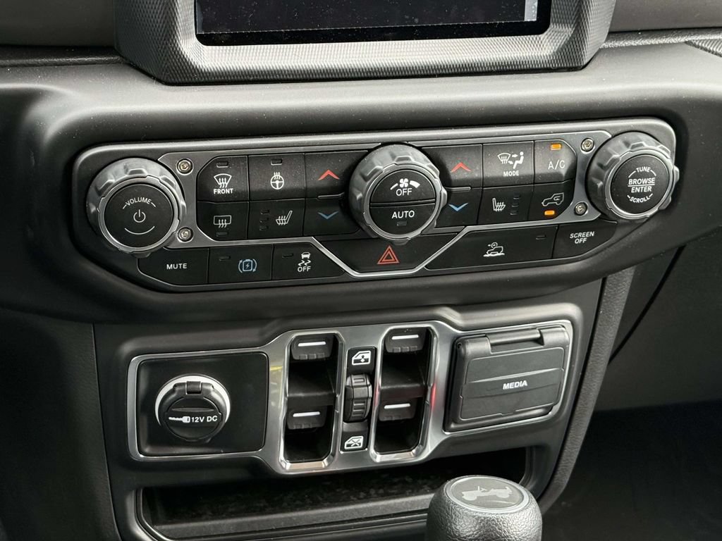 New 2023 Jeep Wrangler Unlimited w/ Cold Weather Group AWD/4WD image 16