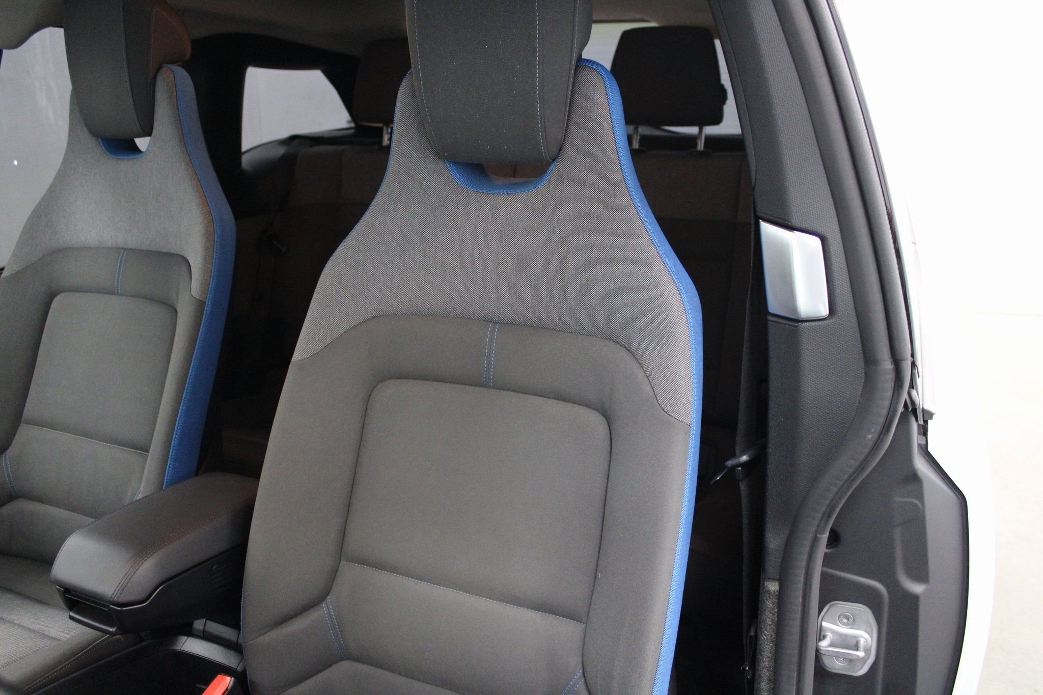 Used 2018 BMW i3 94Ah w/Range Extender image 18