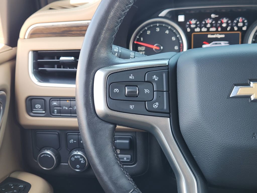 Used 2021 Chevrolet Suburban Premier w/ Premium Package RWD image 27