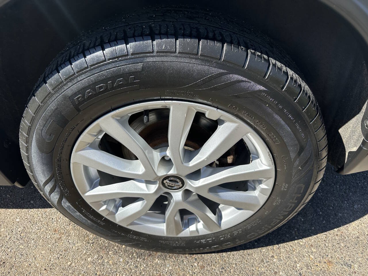 Used 2019 Nissan Rogue SV FWD image 28