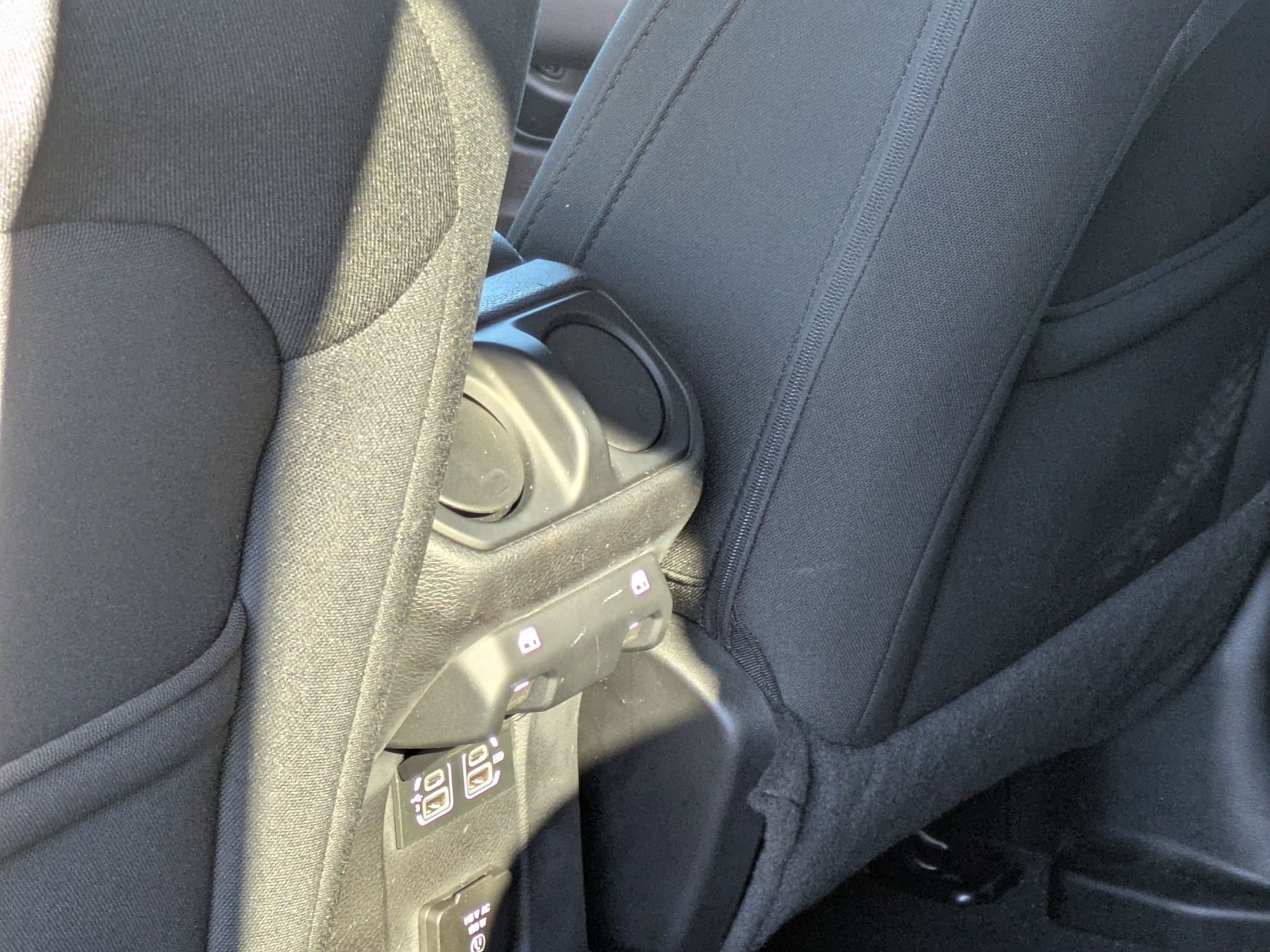 Used 2019 Jeep Wrangler Unlimited Sahara w/ Uconnect 4C Nav & Sound Group image 20