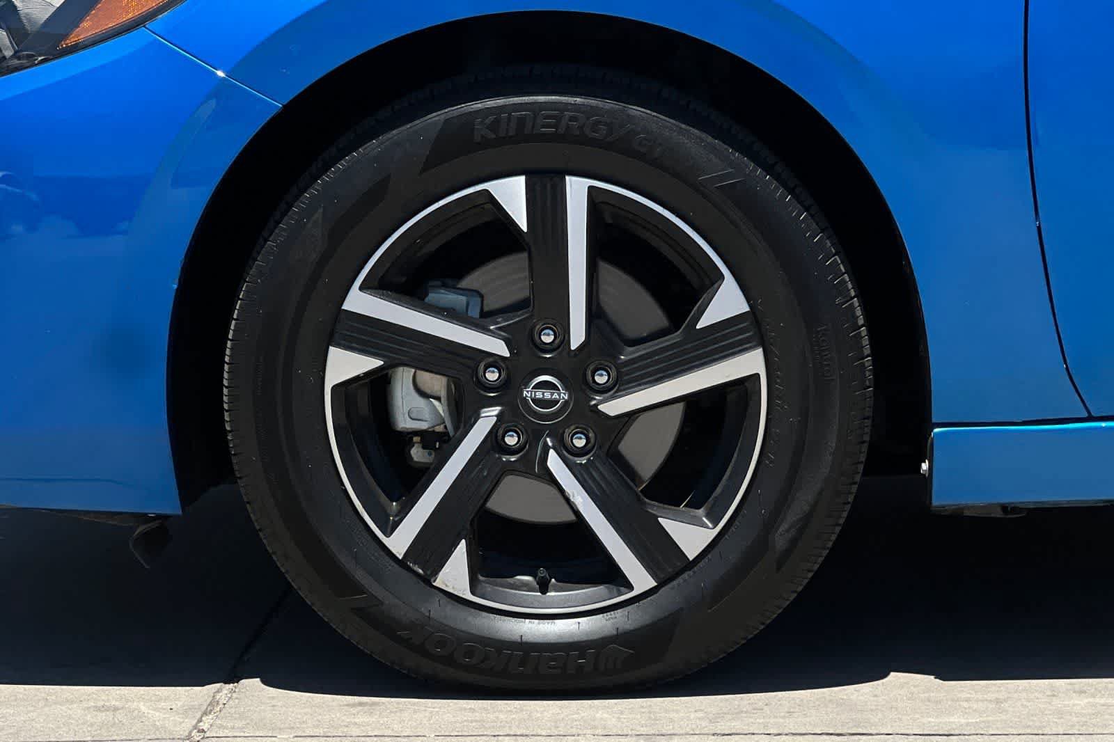 Used 2025 Nissan Sentra SV FWD image 11