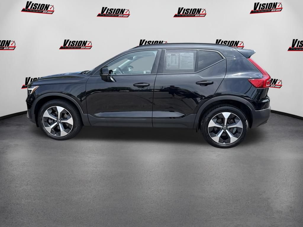 Used 2025 Volvo XC40 B5 Plus w/ Protection Package Premier AWD/4WD image 8