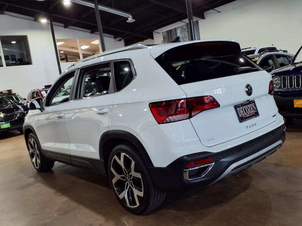 Used 2022 Volkswagen Taos SEL image 4