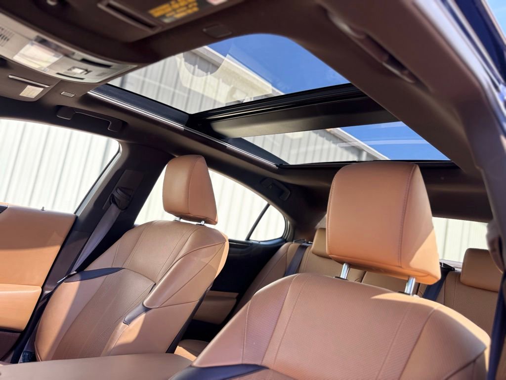 Used 2019 Lexus ES 350 Luxury w/ Accessory Package 2 FWD image 24