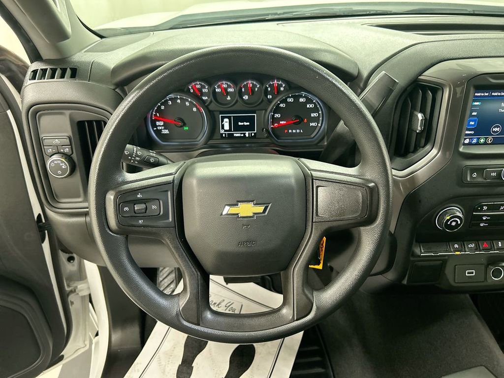 Used 2020 Chevrolet Silverado 1500 Custom w/ Custom Value Package image 4