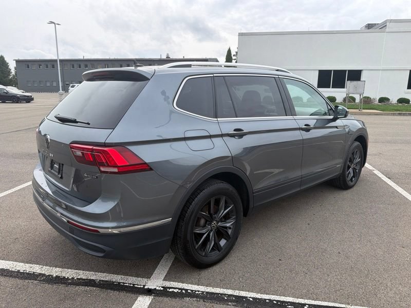 Used 2024 Volkswagen Tiguan SE AWD/4WD image 3