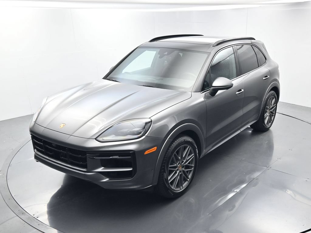 Certified 2025 Porsche Cayenne AWD/4WD image 30