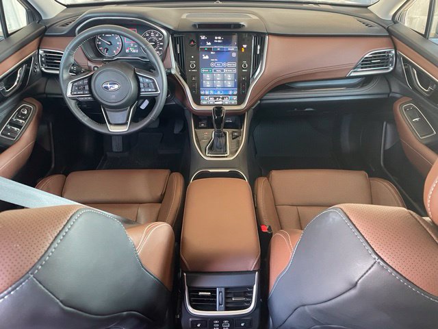 Used 2025 Subaru Outback Touring AWD/4WD image 12