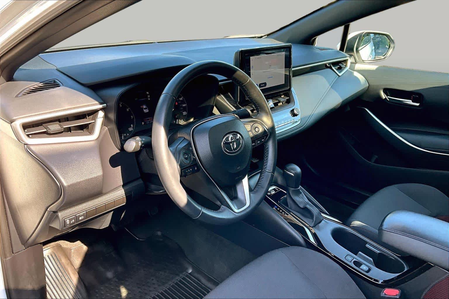 Certified 2024 Toyota Corolla SE w/ SE Premium Package FWD image 17