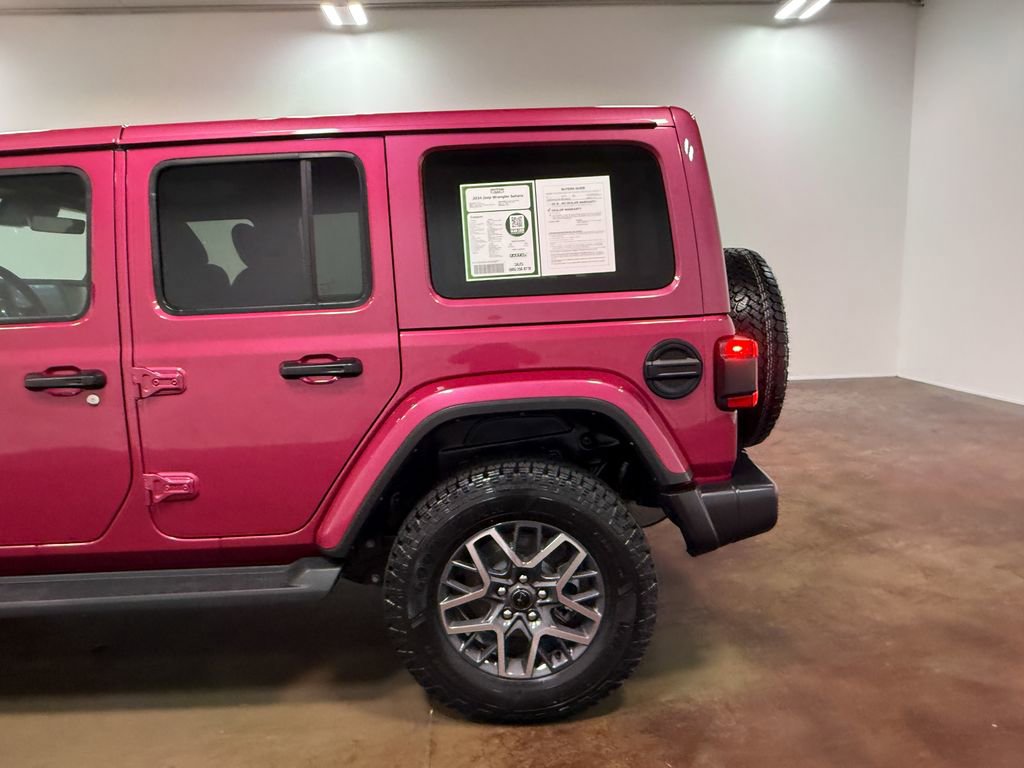 Used 2024 Jeep Wrangler Unlimited Sahara w/ Technology Group AWD/4WD image 36