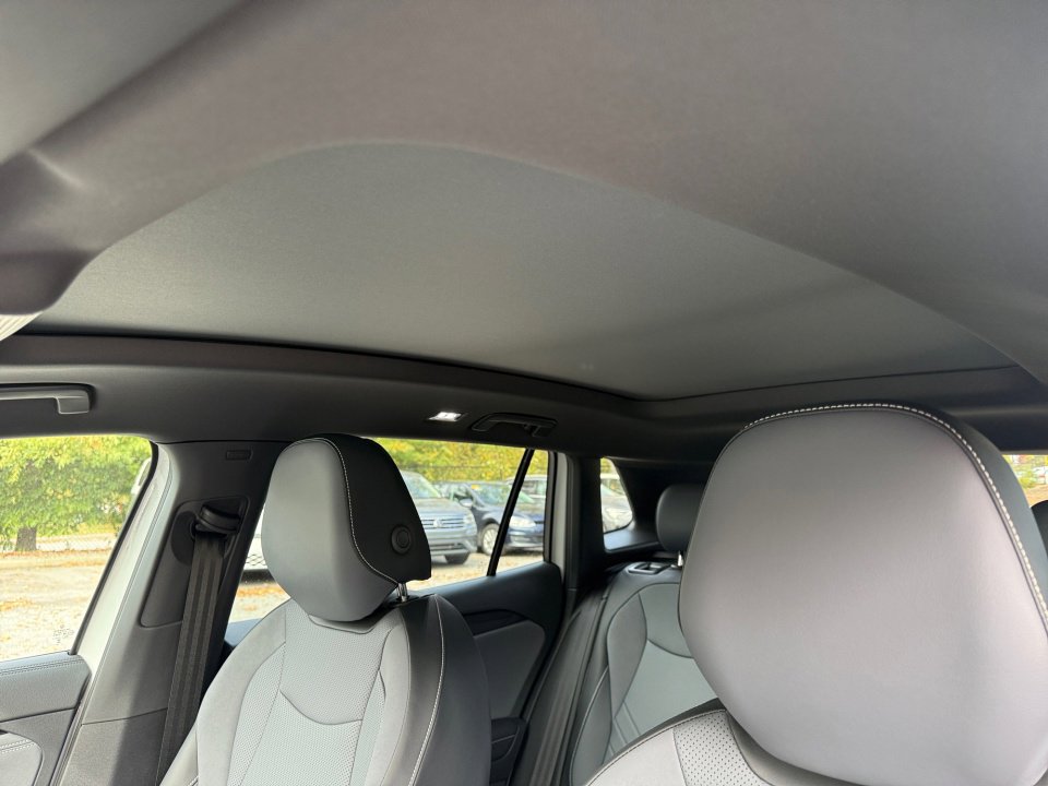 New 2026 Volkswagen Tiguan SE R-Line image 21