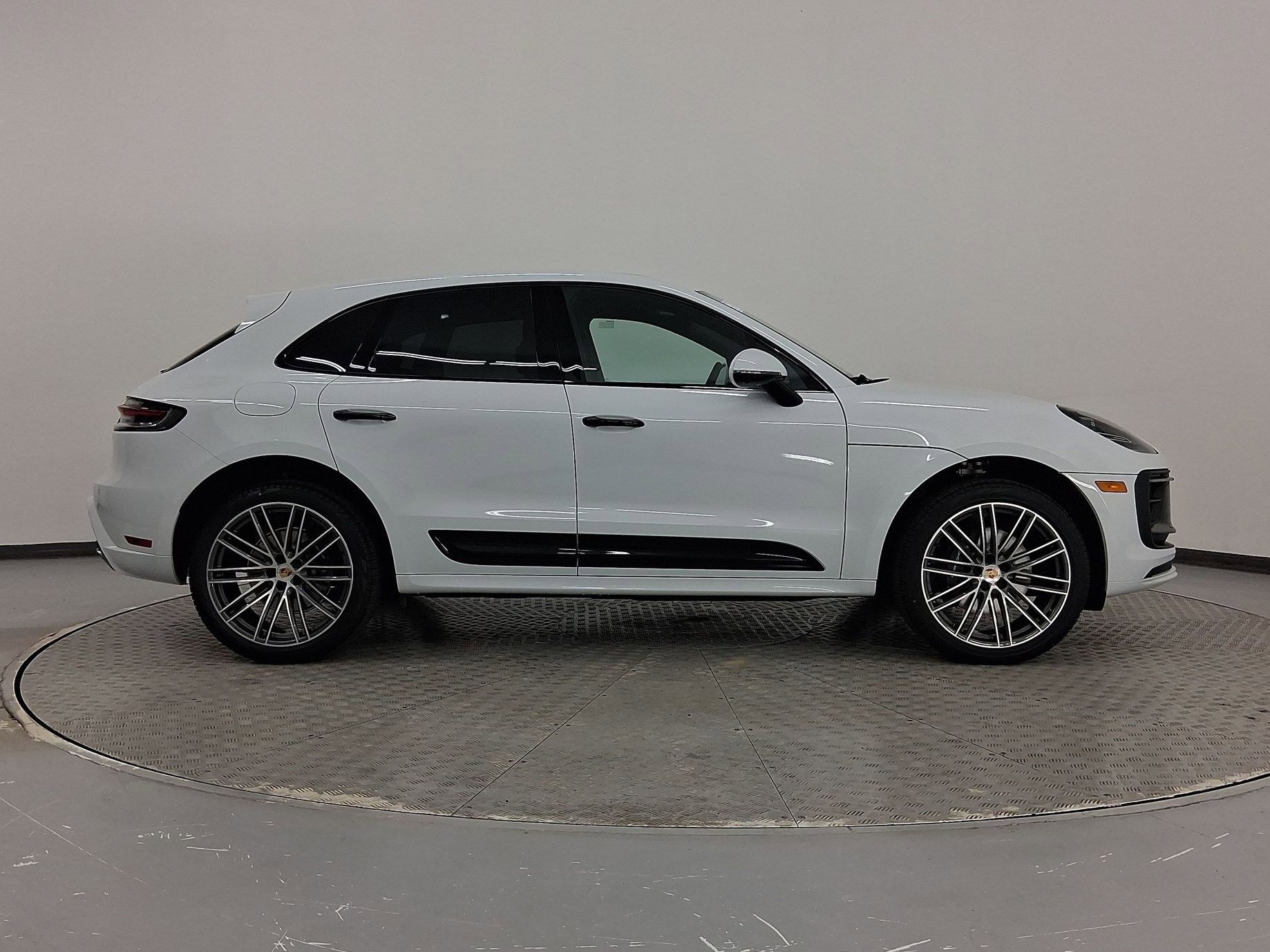 New 2026 Porsche Macan image 8